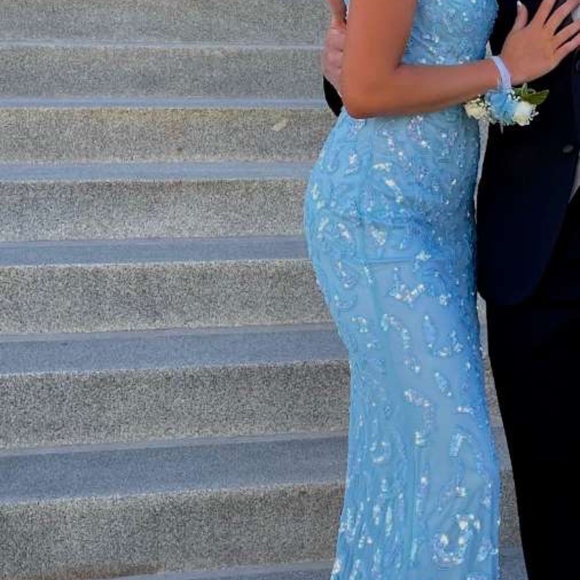 Prom gown - Picture 5 of 7